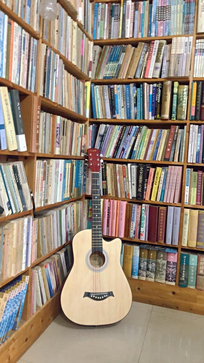 吉他,民谣吉他,本来买来送人的吉他没送出去...