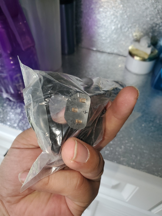 电脑原装带得电源线没拆开得