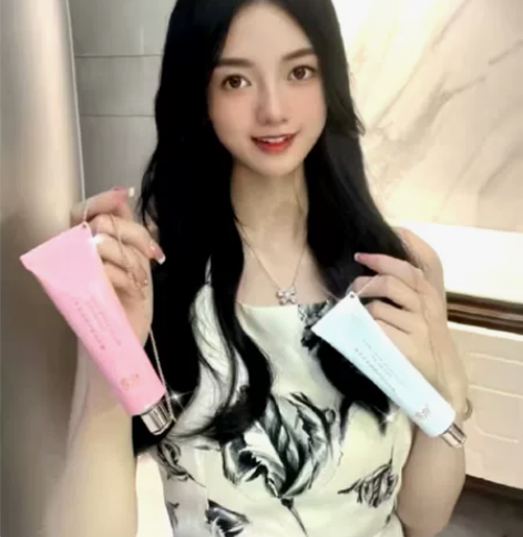 季泉护手霜季泉手膜乳木果胜肽香水修护手霜套...