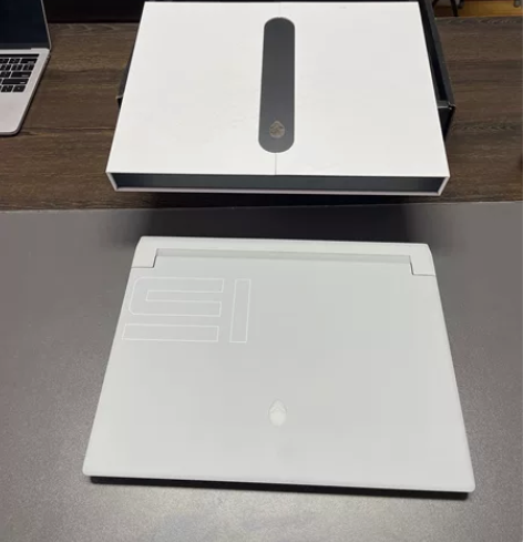 外星人X15 R1 白色2021款15寸轻...