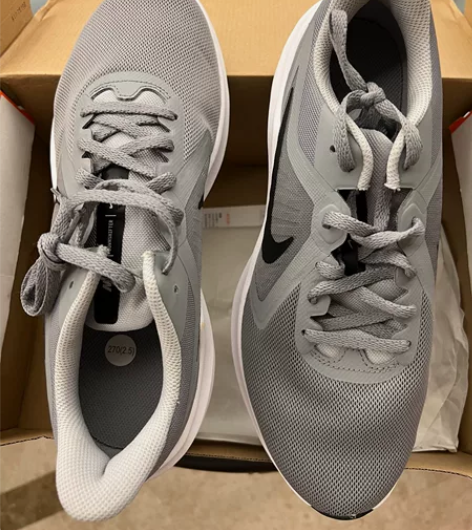 耐克男跑步鞋，42.5码，全新正品 感兴趣...