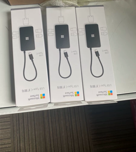 Surface USB-C Traver ...