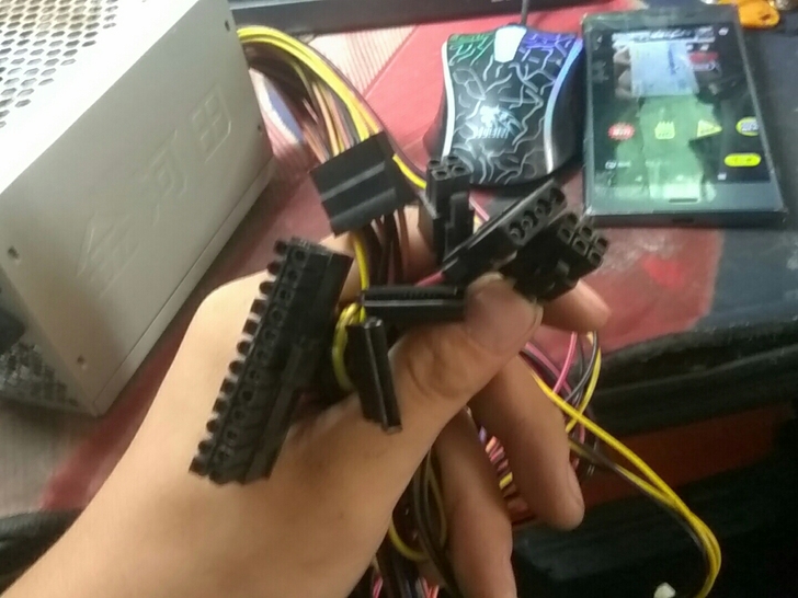 金河田智能眼，400w电脑，机箱电源。正常...