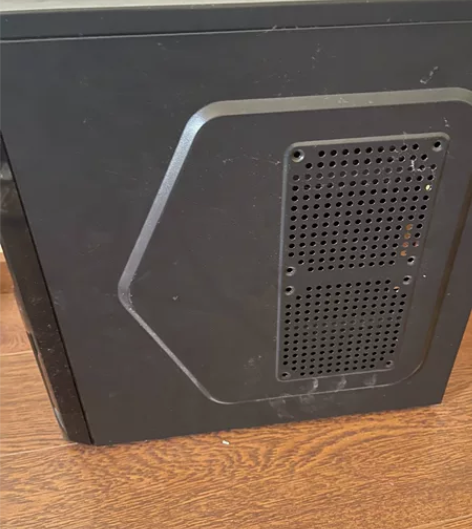 比较老款的电脑机箱了 感兴趣的话点“我想要...