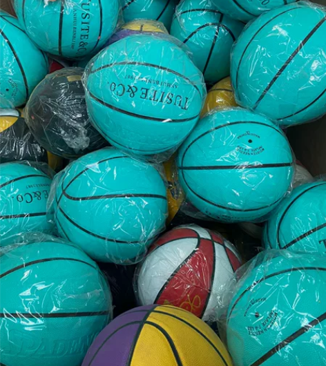 全新篮球，培训班倒闭处理原价一两百的篮球，...