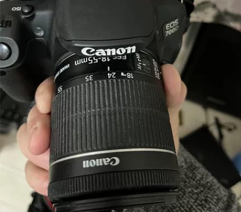 佳能单反相机，发票啥的都有的 感兴趣的话点...