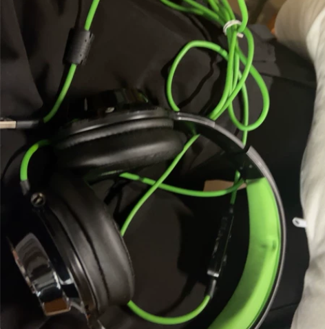 漫步者，用了一年，换了个黑鹰，这个就没用了...