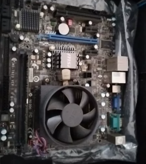 微星主板ms7623  2G ddr133...