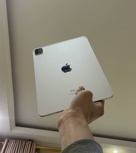 ipad pro 128g 国行在保到明年...