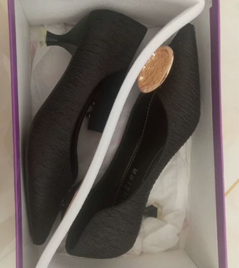 全新小猫跟浅口单鞋 35码，全新仅试穿，正...