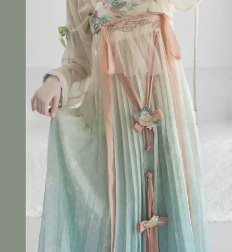 七月夕栀夏汉服全新 带吊有盒大全套有配饰m