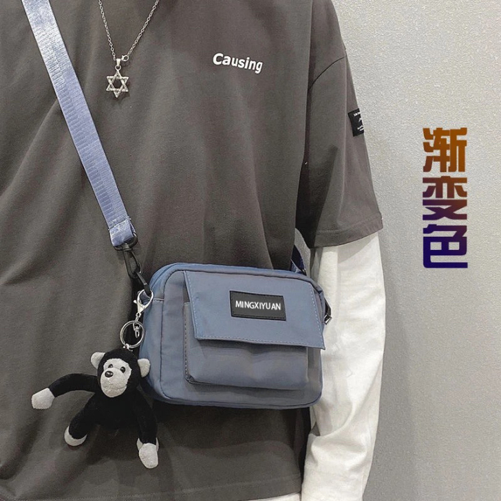 全新包邮距便宜的港风休闲斜挎包男潮牌个性街...