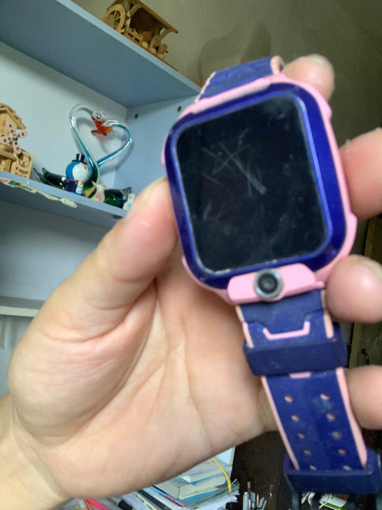 出一个小天才智能手表电话，