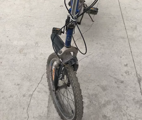 本人闲置一部奔驰折叠单车，现低价出售，6....