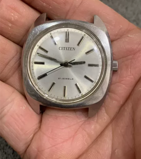 西铁城手卷手表，机蕊如新，整表非常新造型独...