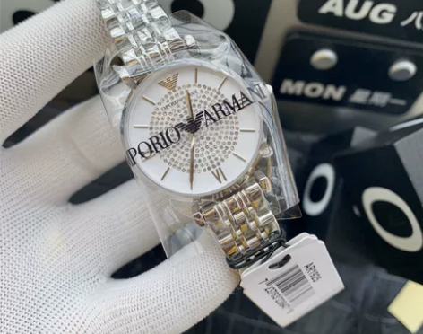 Armani 阿玛尼满天星女士手表型号AR...