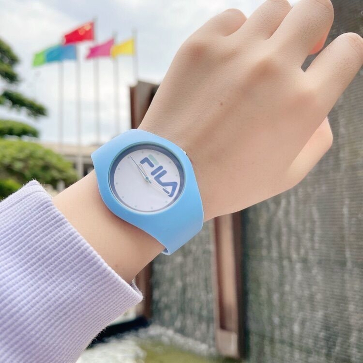 网红韩版潮流时尚电子表男女情侣学生表休闲数...