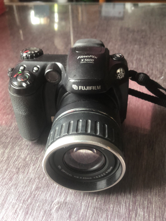 FUJIFILM富士S5600