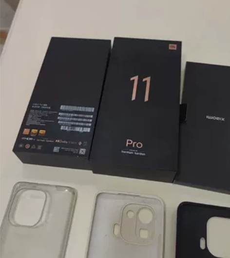 小米11Pro手机壳多个 盒子一套加三个手...