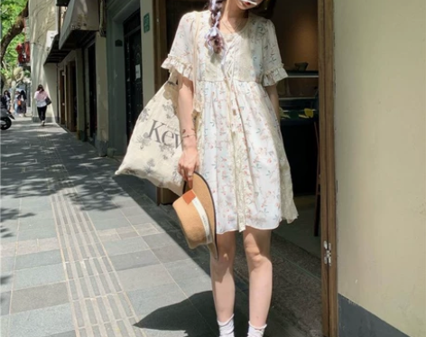 小个子法式古着短款碎花裙女夏季收腰显瘦可盐...