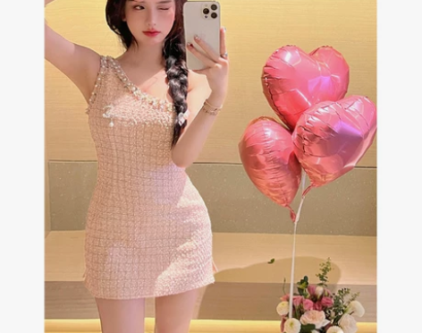 小香风粉色斜肩连衣裙收腰显瘦气质包臀裙女夏...