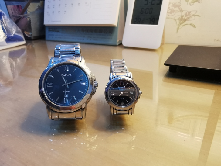 雷诺情侣手表9成新，3年前深圳茂业百货商场...