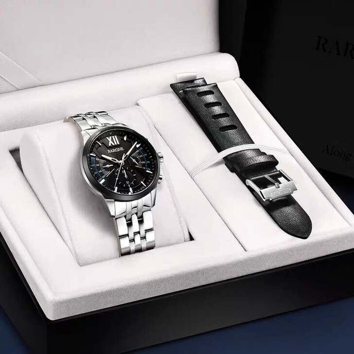 雷诺手表全新未拆封，旗舰店入手