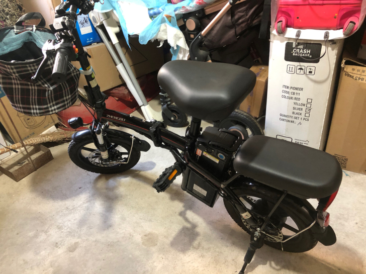 出一辆21年6月份正步折叠电动车，铝合金车...