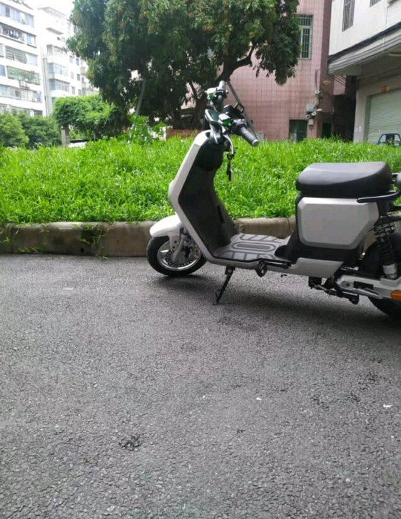 正步电动车壳 黑色的  不含电池 广州可以...