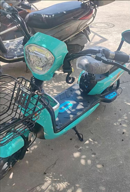 处理全新未拆封电动车迷你电单车男女通用