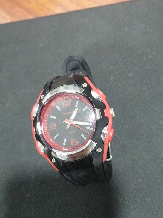 电池没电了，可以自己更换，转手原因 现在换...