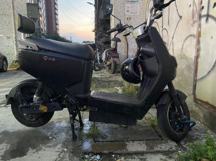 台铃电动车 磨砂黑 60v20安，买的时候...