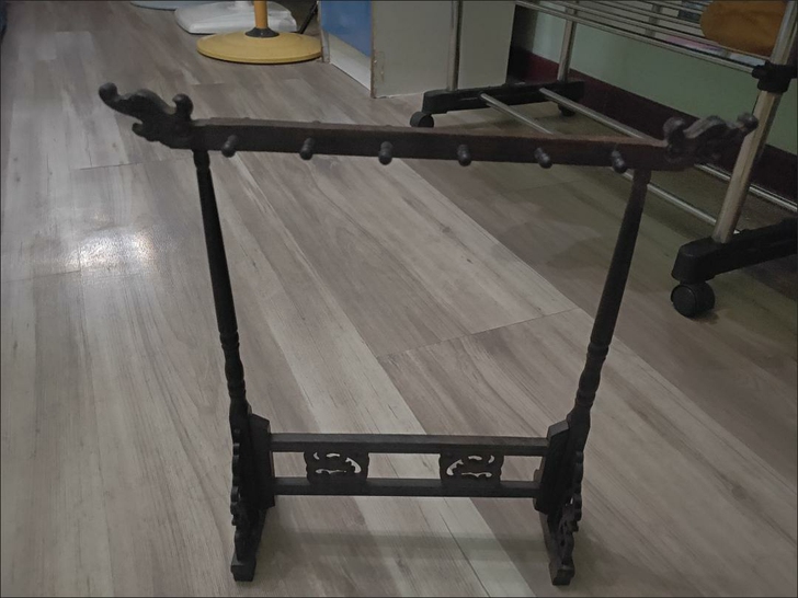 亏本处理】龙头毛笔架 朋友用鸡翅木做的笔挂...