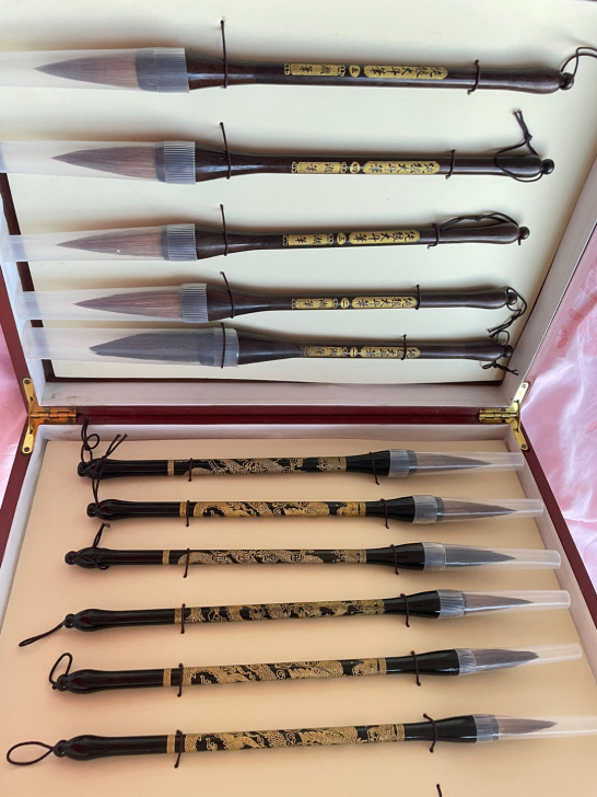 毛笔11支组合套盒装，从大到小都有，用了一...