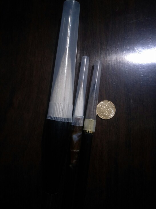 三只毛笔（一只斗笔，两支小楷），闲置，底价...