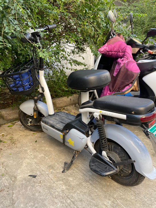 台铃电动车，入手半年左右，证件齐全，外观功...