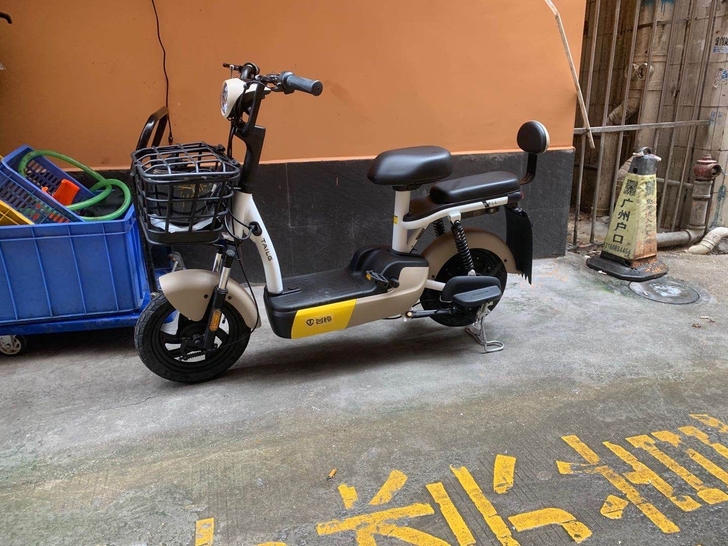 台铃电动车。全新2000多购买 用了一个多...