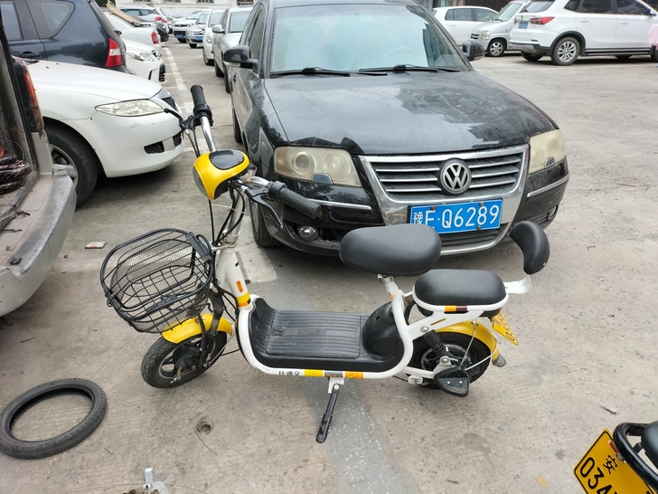 车行仓库搬迁，奥斯，台铃，飞鸽锂电车部分车...
