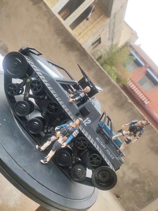 1/18兵人通用载具 履带越野EV2全比例...