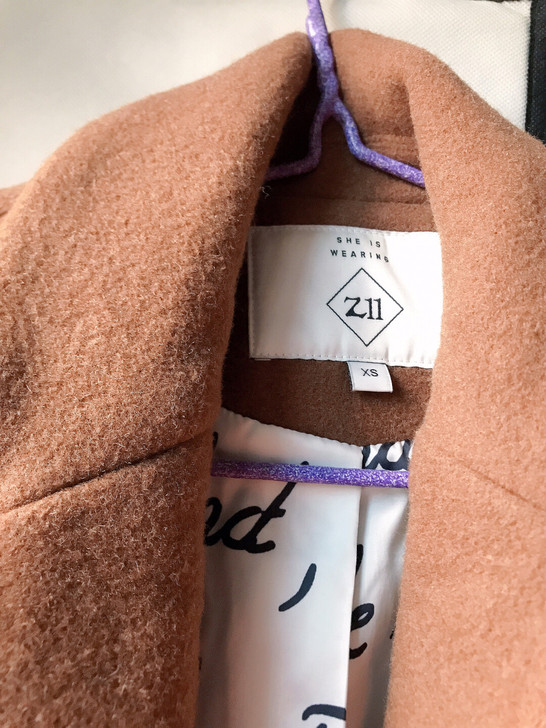 z11秋冬长款焦糖色大衣，衣长104左右我