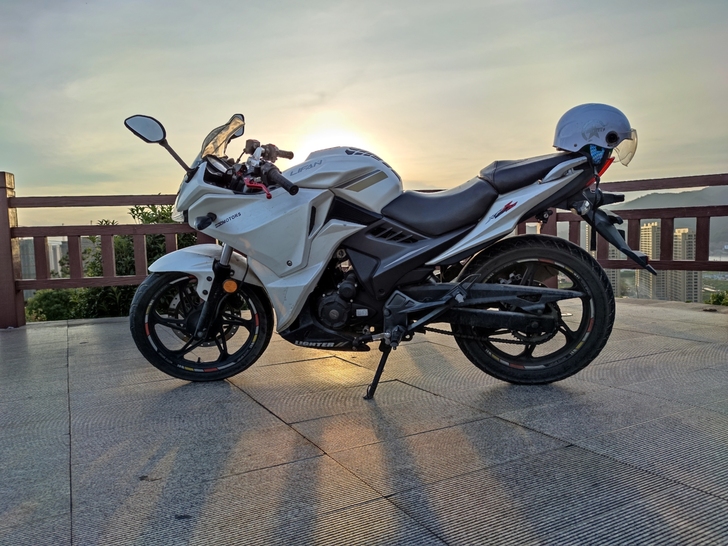 力帆kpr150摩托车，实表9800公里。...