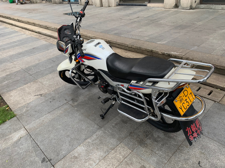 力帆150摩托车 便宜处理 要求多的不要来...