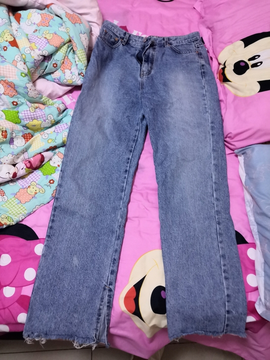 开叉牛仔裤 直筒差不多130-140斤能穿...