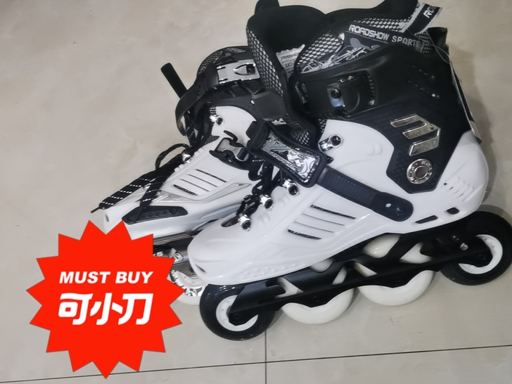 无鞋盒，全新，只拆封，无使用   鞋码40