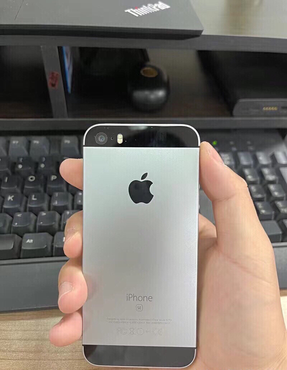 iphone se 128G 几乎全新 仅...