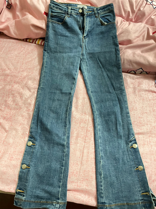 喇叭牛仔裤,均码,100斤以内可穿,26包...