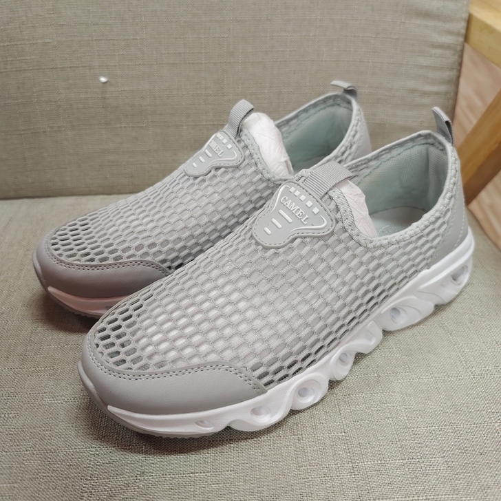 40码骆驼新款专卖店售后鞋一双，特价出