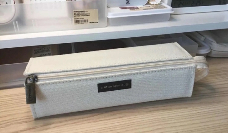 日本国誉笔袋，原价29.9，买多了出一个黑...