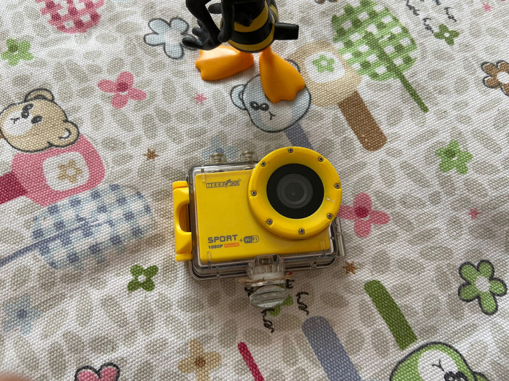 运动摄像机，送防水外壳，经济实惠，电池不好...