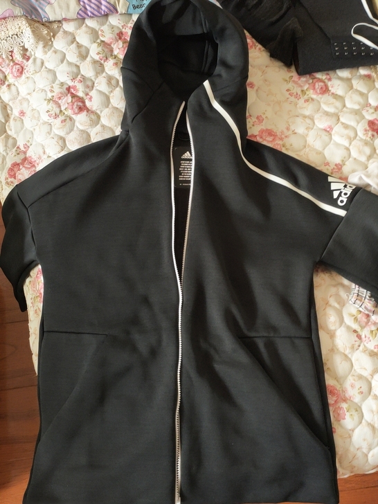 阿迪达斯Adidas ZNE hoodie...